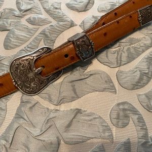Justin top grain cowhide belt, size 36.